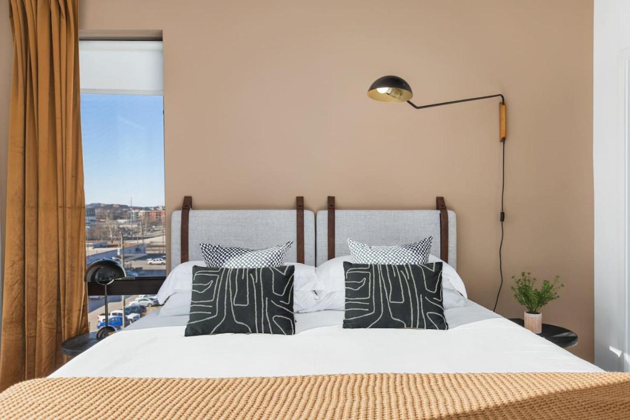 Penthouse With Patio Walk To Downtown 3 Bedrooms 5 Beds Nashville Luaran gambar